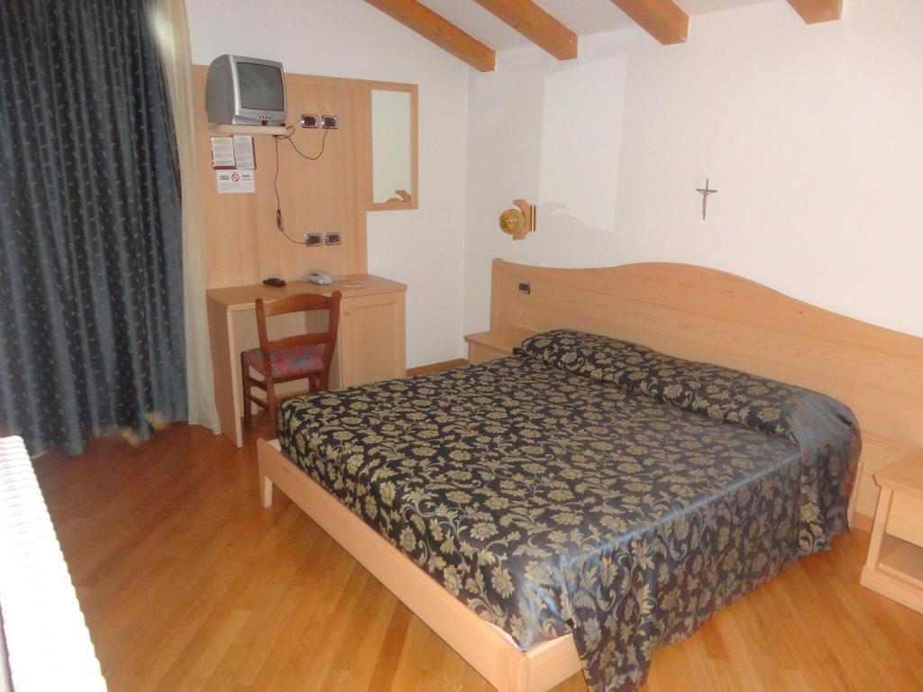 Hotel Al Caminetto チェンブラ エクステリア 写真